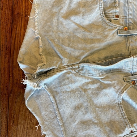 Levi’s Denim 501 Button Fly Washed Frayed Edge Five Pocket / W28 - Picture 6 of 13